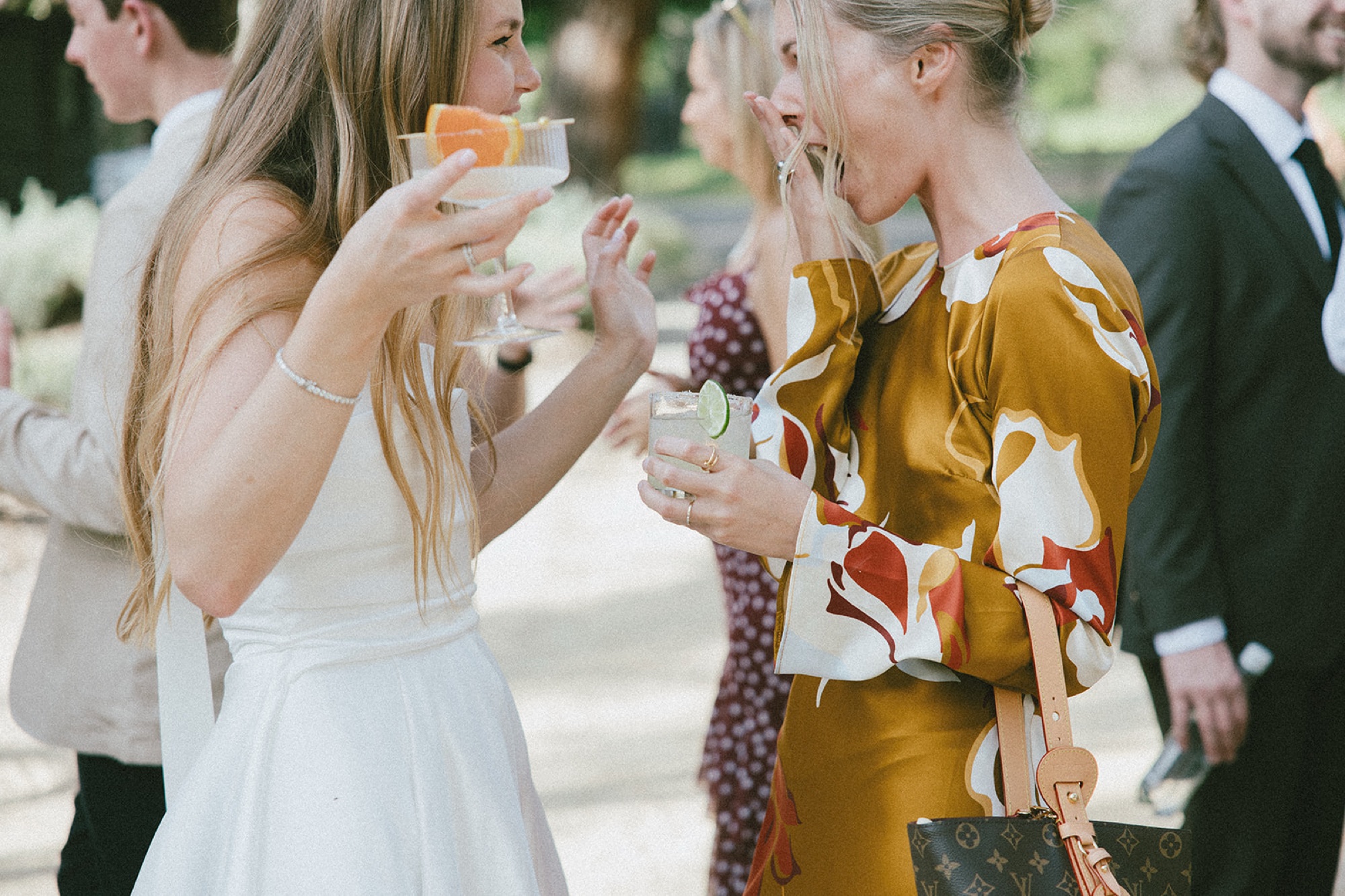 candid photos of wedding guests