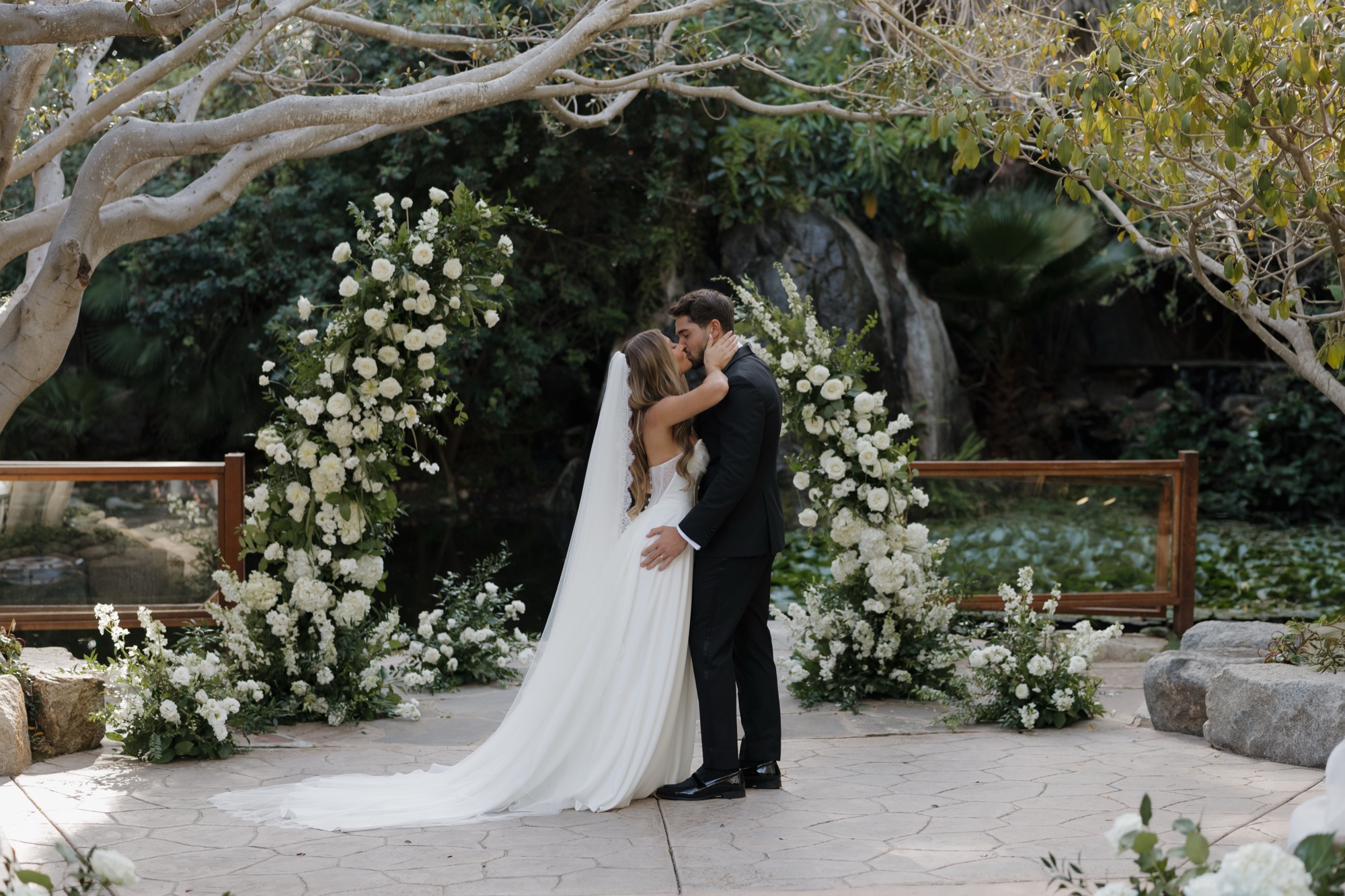 Premier outdoor Southern California wedding venues with a pond